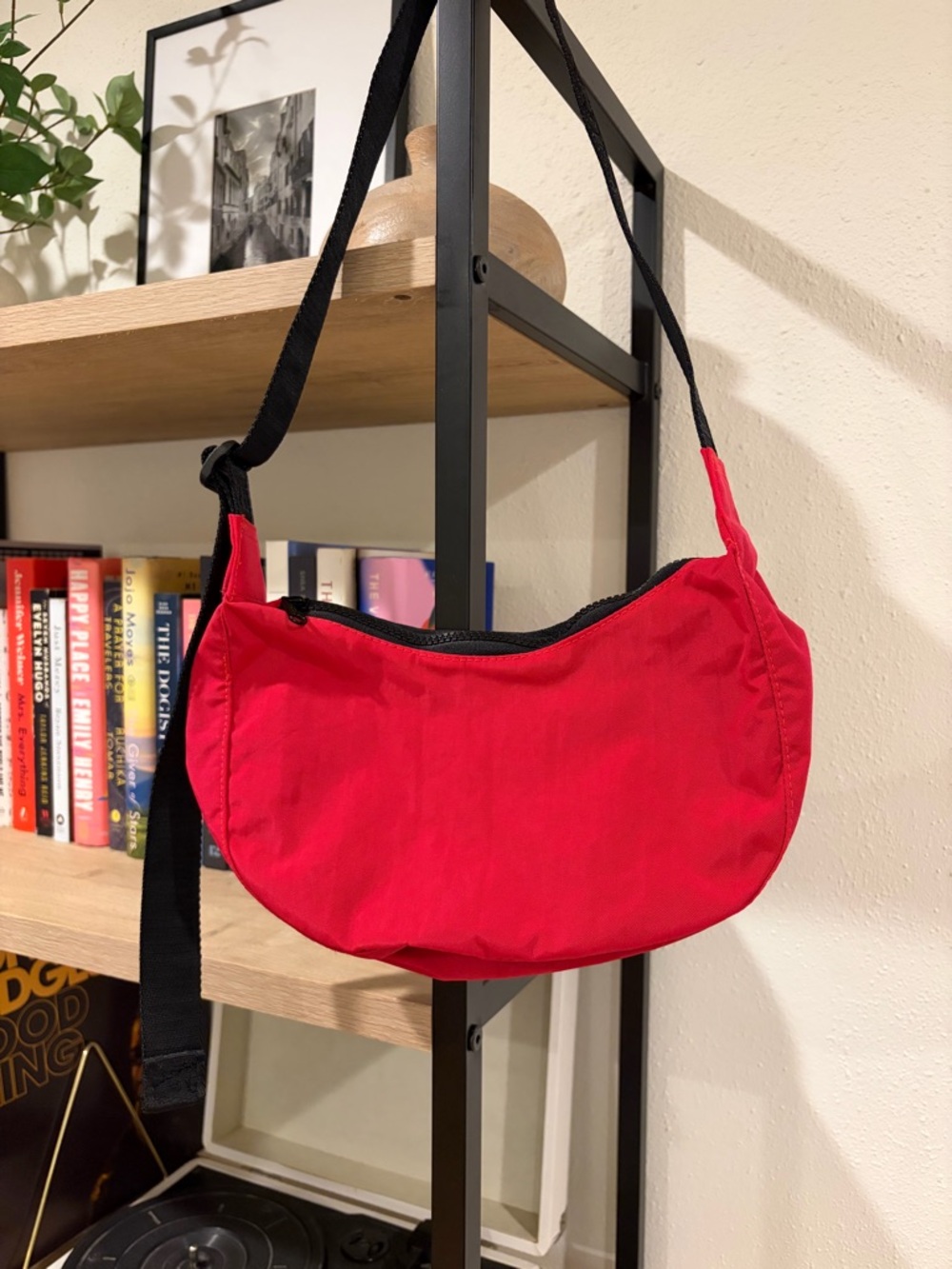 BAGGU Red Crescent Shoulder Bag with Black Strap - Picture 3 of 5